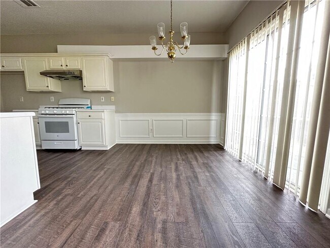 Building Photo - 3613 Gainesway Trace