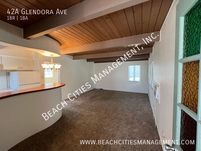 Building Photo - Amazing 1 Bedroom 1 Bath Triplex steps fro...