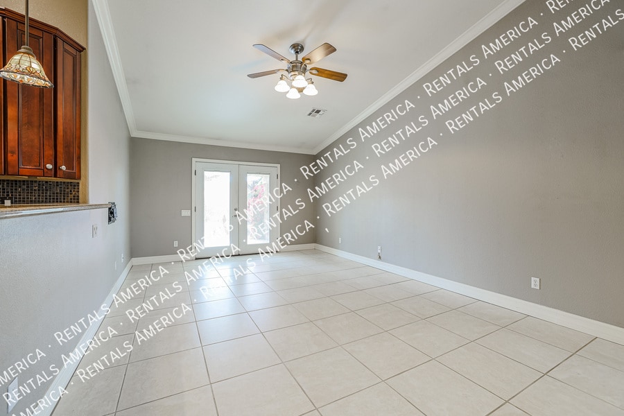 Building Photo - 6325 W Potter Dr