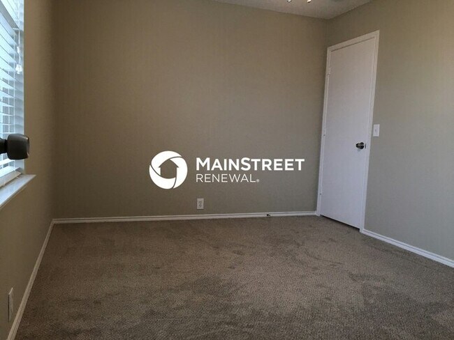 Building Photo - 4 Bedroom Pet-Friendly Home in Glenn Heights, TX with Main Street Renewal