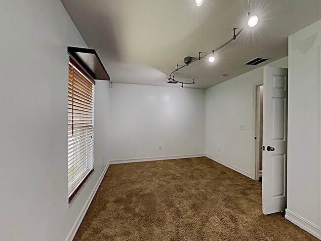 Building Photo - 10125 Hidden Dunes Ln