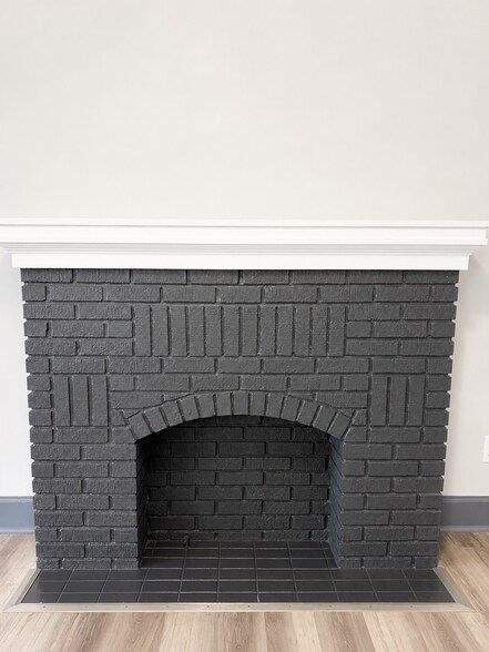 Building Photo - 875 S 20th St
