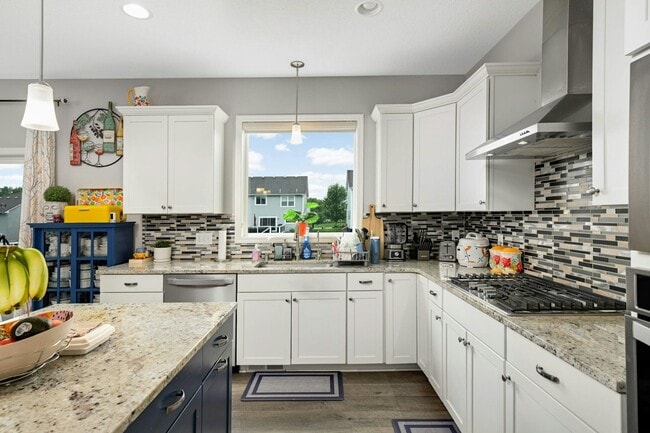 Building Photo - 15641 Fairchild Way