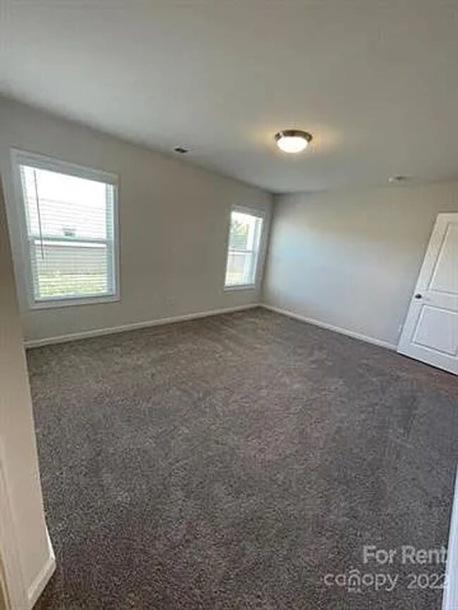 Building Photo - 3752 Yorkshire Pl