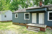 Building Photo - 617-619 Midway St