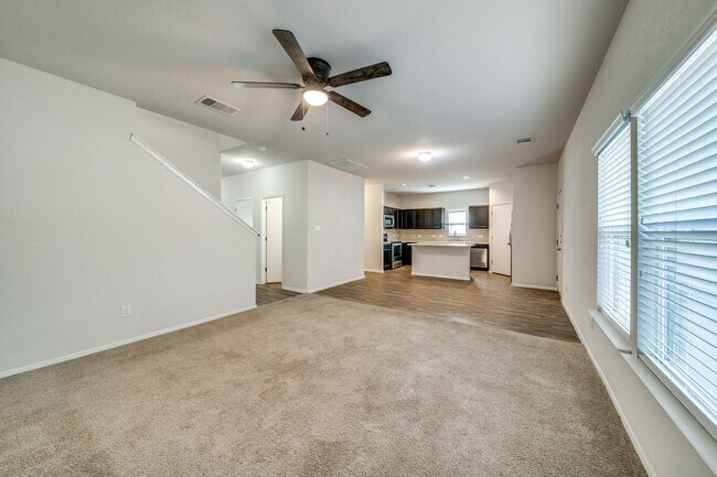 Building Photo - 3-BEDROOM HOME IN CROSSING AT WINDCREST