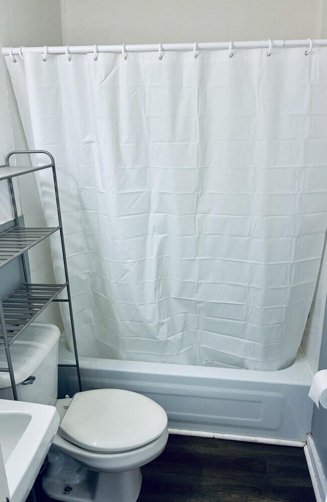 Building Photo - 1103 N 8th St