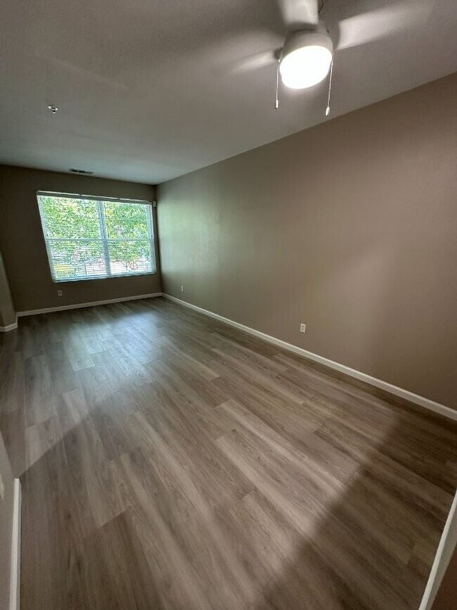 Building Photo - Nor Cal Realty Inc, 3 bedroom 3 bath townhouse with 2 car garage