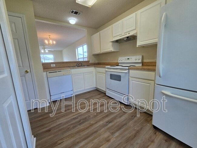 Building Photo - 1082 Antigua Cir