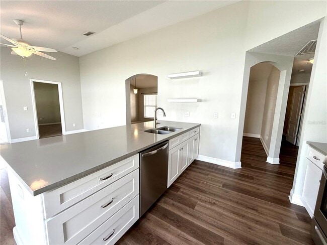 Building Photo - 227 Traditions Dr