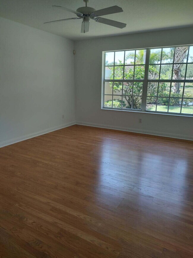 Building Photo - 8165 Quito Pl