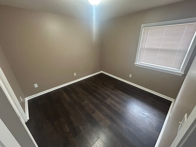 Building Photo - 205 Lesane Ct