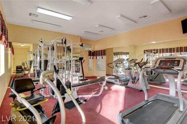 Building Photo - Entertainer's 2 Bd, 2 Bth Furnished Summer...