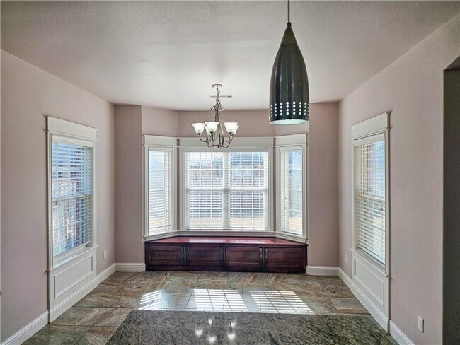 Building Photo - 2203 SW Tupelo Ave