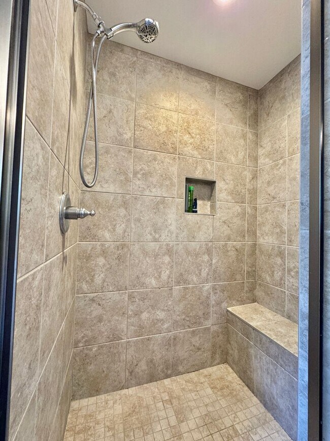 Building Photo - 3 Bedroom, 2.5 Bath Home w/ Fenced Yard and 2 Car Garage