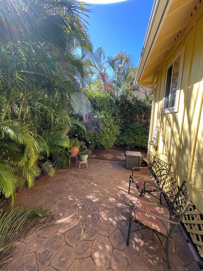 Building Photo - Kihei Three Bedroom