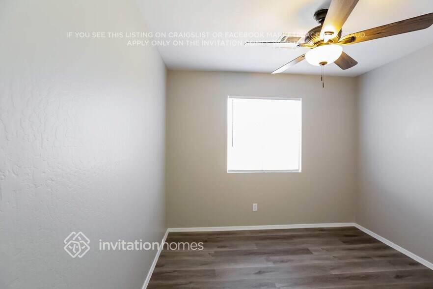 Building Photo - 4027 S Kirby St