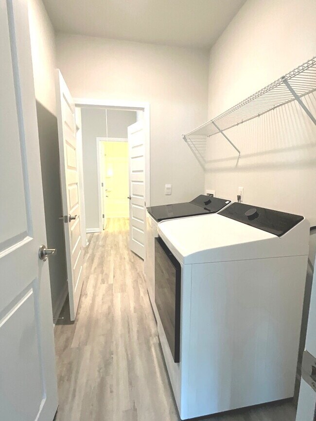 Building Photo - Elegant Living in Westbrook @ Savannah Quarters