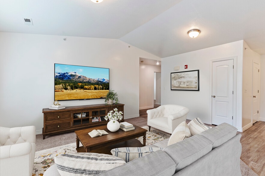 Great Room - Canyon Cove Apartments