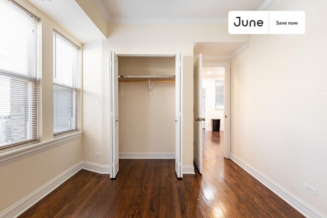 Building Photo - 3743 N Albany Ave