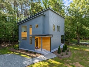 Building Photo - Stunning New Construction Home in the Hear...