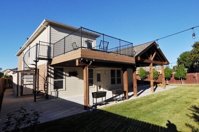Building Photo - Amazing 4-3.5-2 in North Fort Worth!