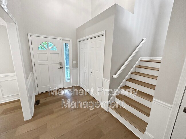 Building Photo - 7 Waxwing Ct