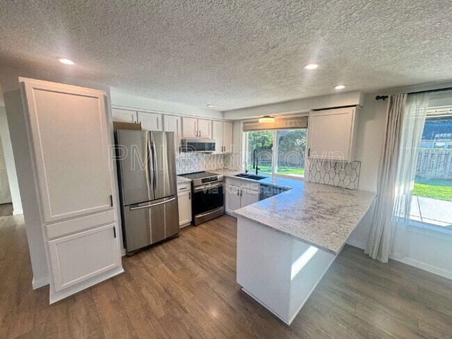 Building Photo - 670 NE 22nd St