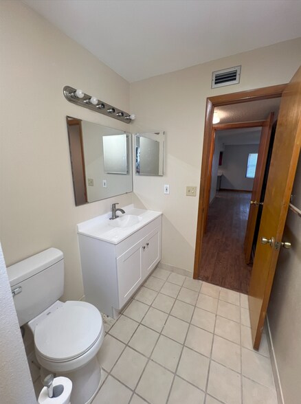 Building Photo - 70 Crockett Rd