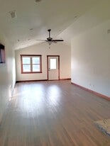 Building Photo - 3507 Seven Oaks St