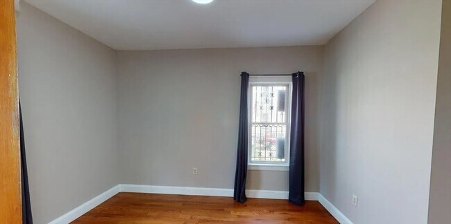 Building Photo - 6 Cawfield St