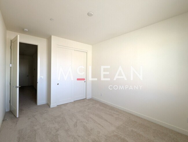 Building Photo - Beautiful Two-Story Four Bedroom Home at t...