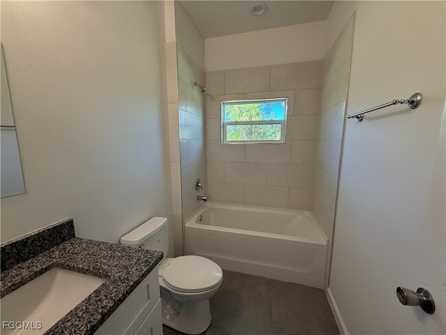 Building Photo - 443 Lampion Ave S