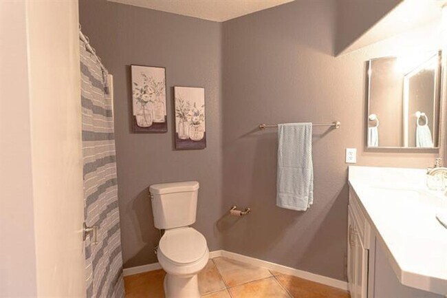 Building Photo - Recently Remodeled- 3 Bed 2.5 Bath 2 Story...