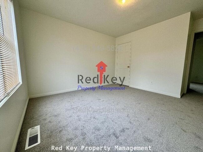 Building Photo - 410 W Single Family Home