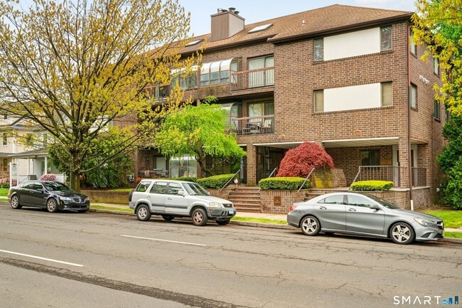 Building Photo - 1500 Bedford St