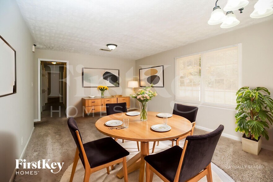 Building Photo - 2030 Chestnut Hill Cir