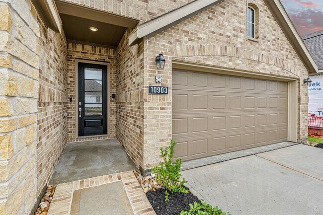 Building Photo - 10903 Tropical Queen Ln
