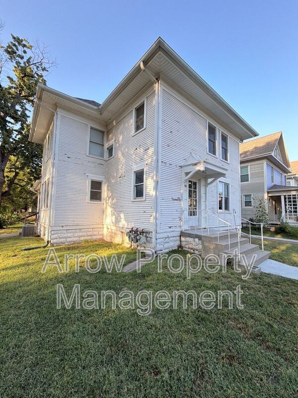 Building Photo - 1400 Garfield St