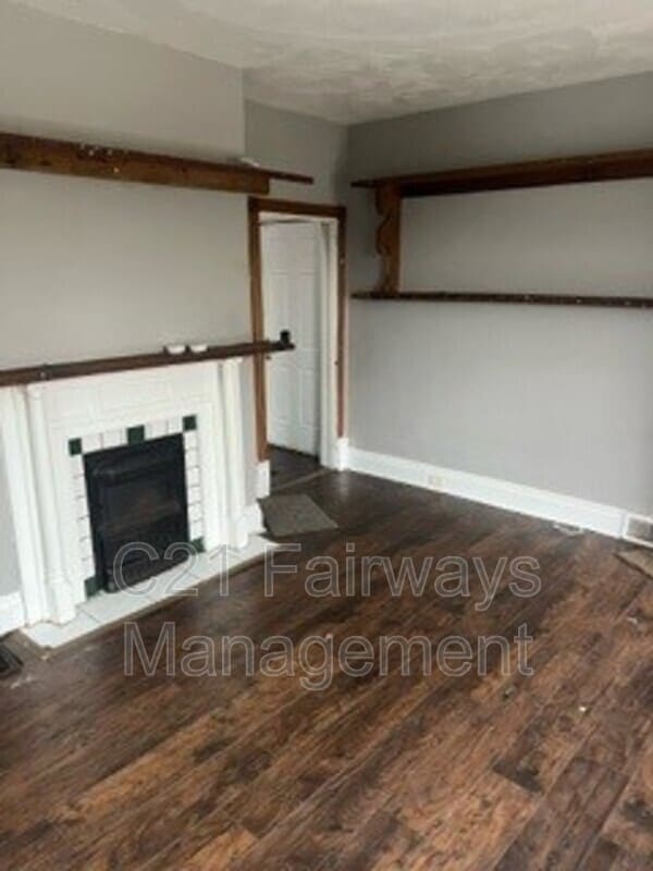 Building Photo - 525 8th St
