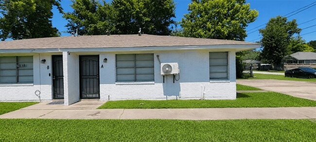 Building Photo - 7818 Oak Knoll Ln