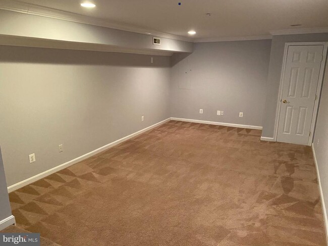 Building Photo - 14075 Wellman Ct