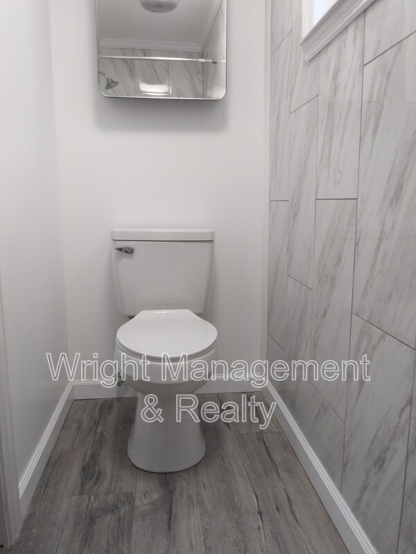 Building Photo - 3233 Finch Dr