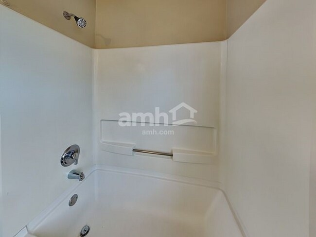 Building Photo - 5518 Stonybrook Dr