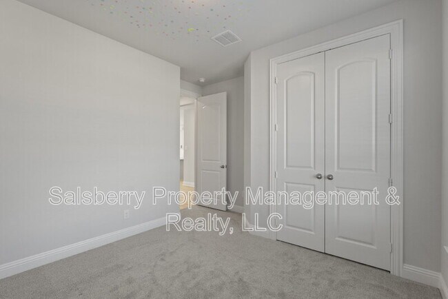 Building Photo - 2021 Daniel Dr