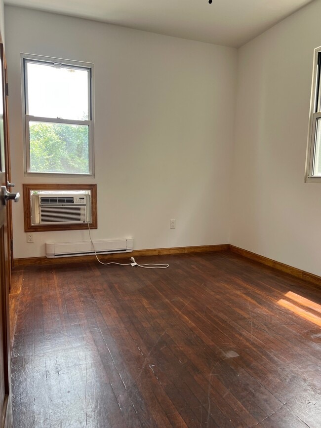 Building Photo - 86 Horton Ave