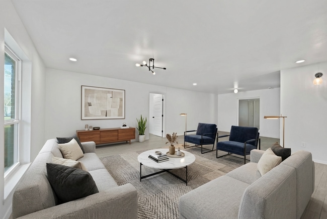 Building Photo - Chic, Bright, and Inviting - Welcome to Lark!