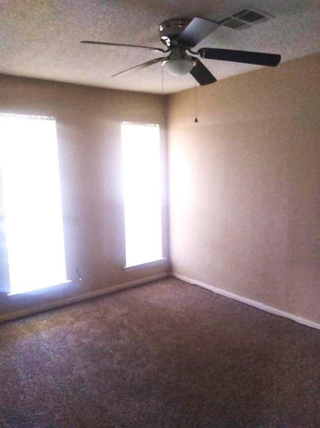 Building Photo - 7011 SW Westchester Cir