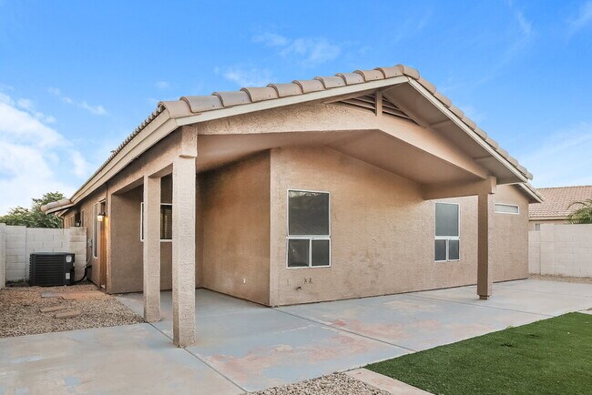 Building Photo - 118 W Tumbleweed Ct