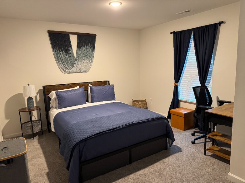 Building Photo - 533 Gantt St